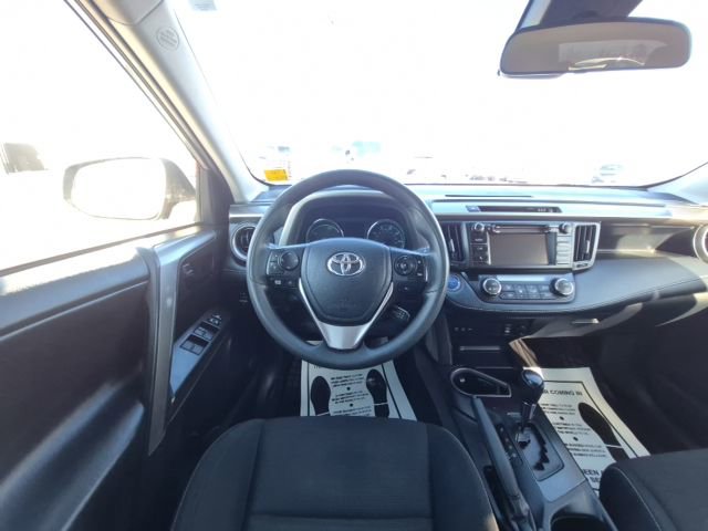 Used 2018 Toyota RAV4 LE image 21