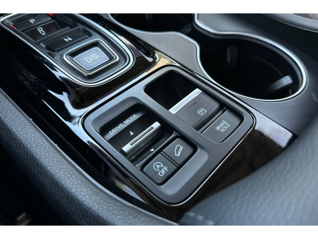 Certified 2025 Honda Pilot Touring image 33