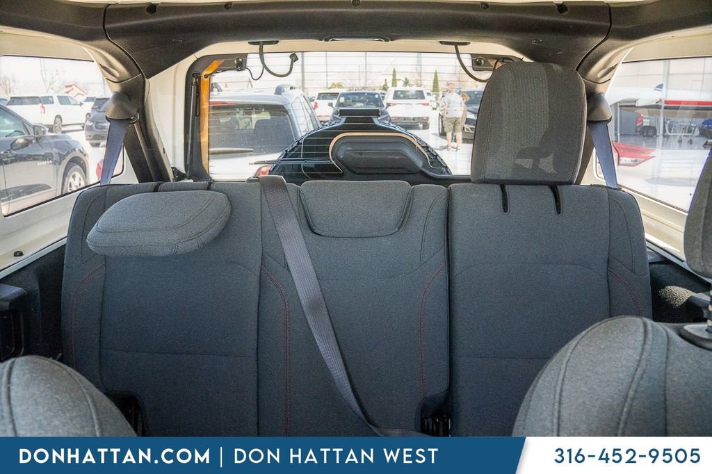 Used 2024 Jeep Wrangler Unlimited Rubicon image 15