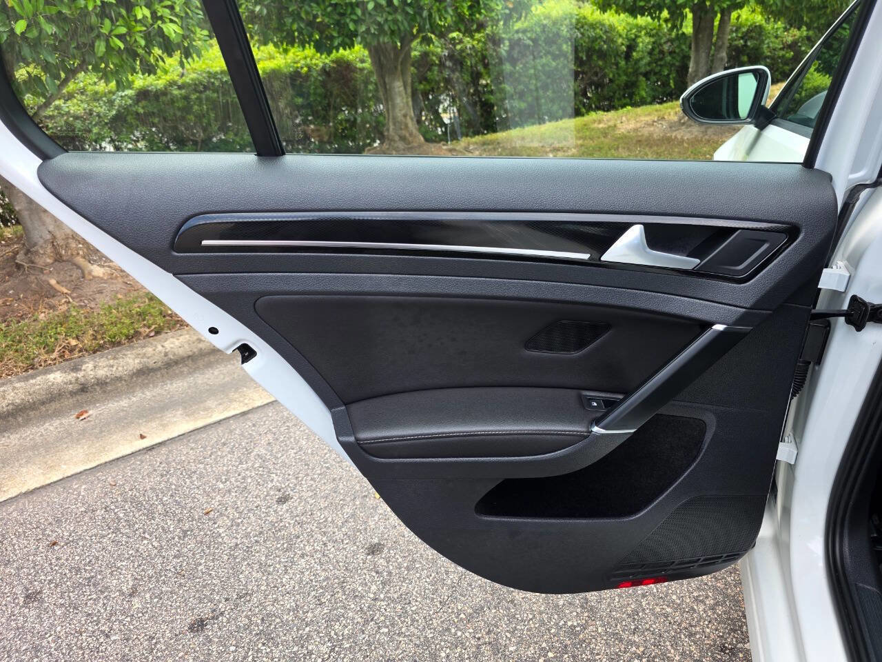 Used 2016 Volkswagen Golf SEL w/ Lighting Package (SEL) image 27