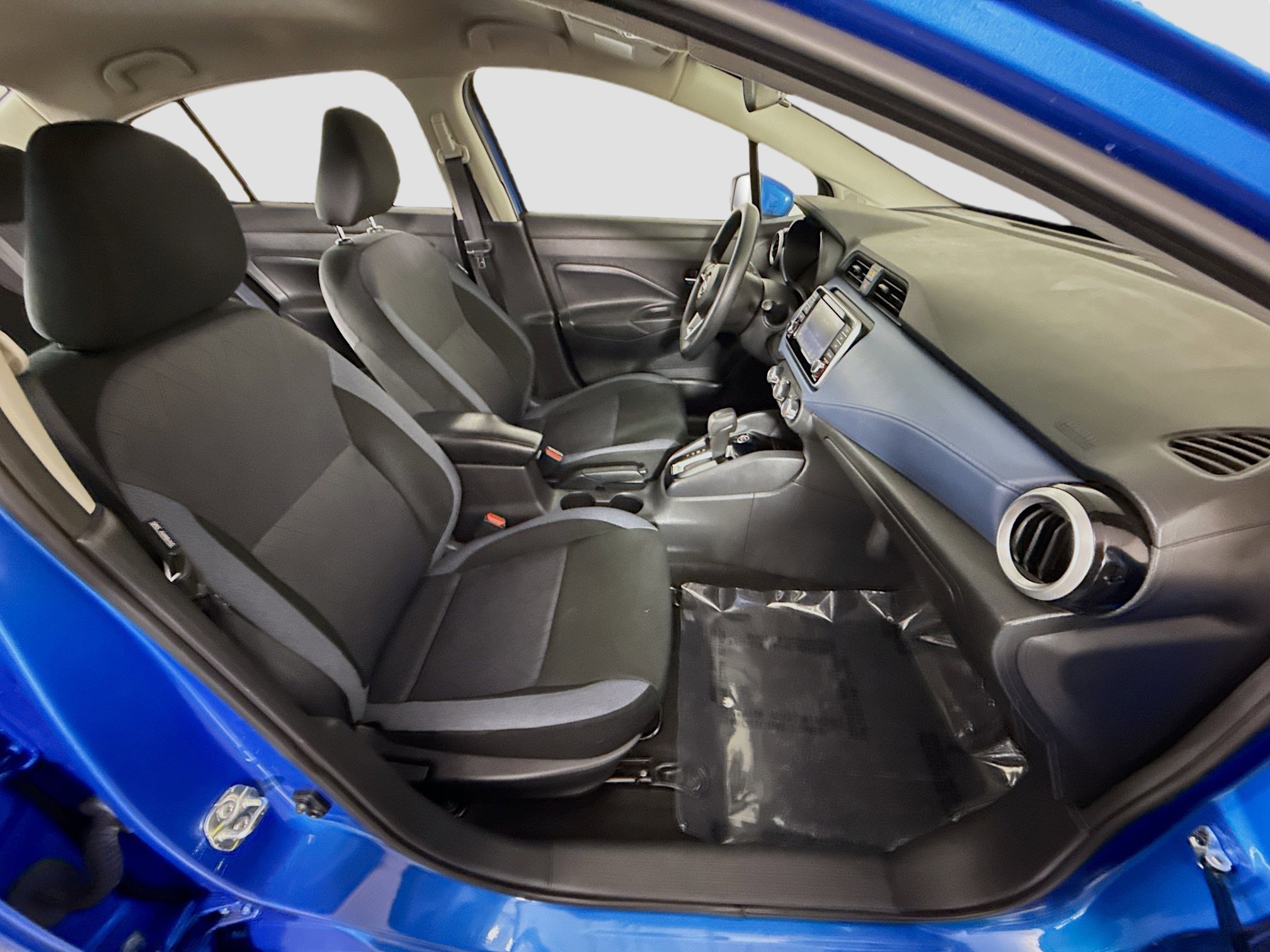 Used 2024 Nissan Versa SV w/ Trunk Package image 29