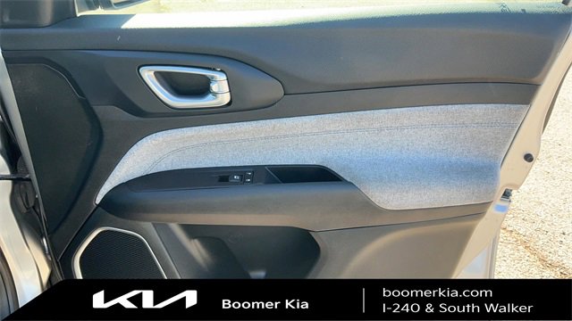 Used 2024 Jeep Compass Sport image 10