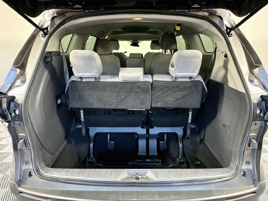 Certified 2022 Toyota Sienna LE FWD image 24