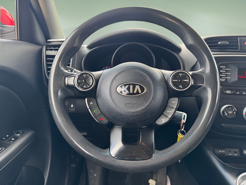 Used 2015 Kia Soul + FWD image 17