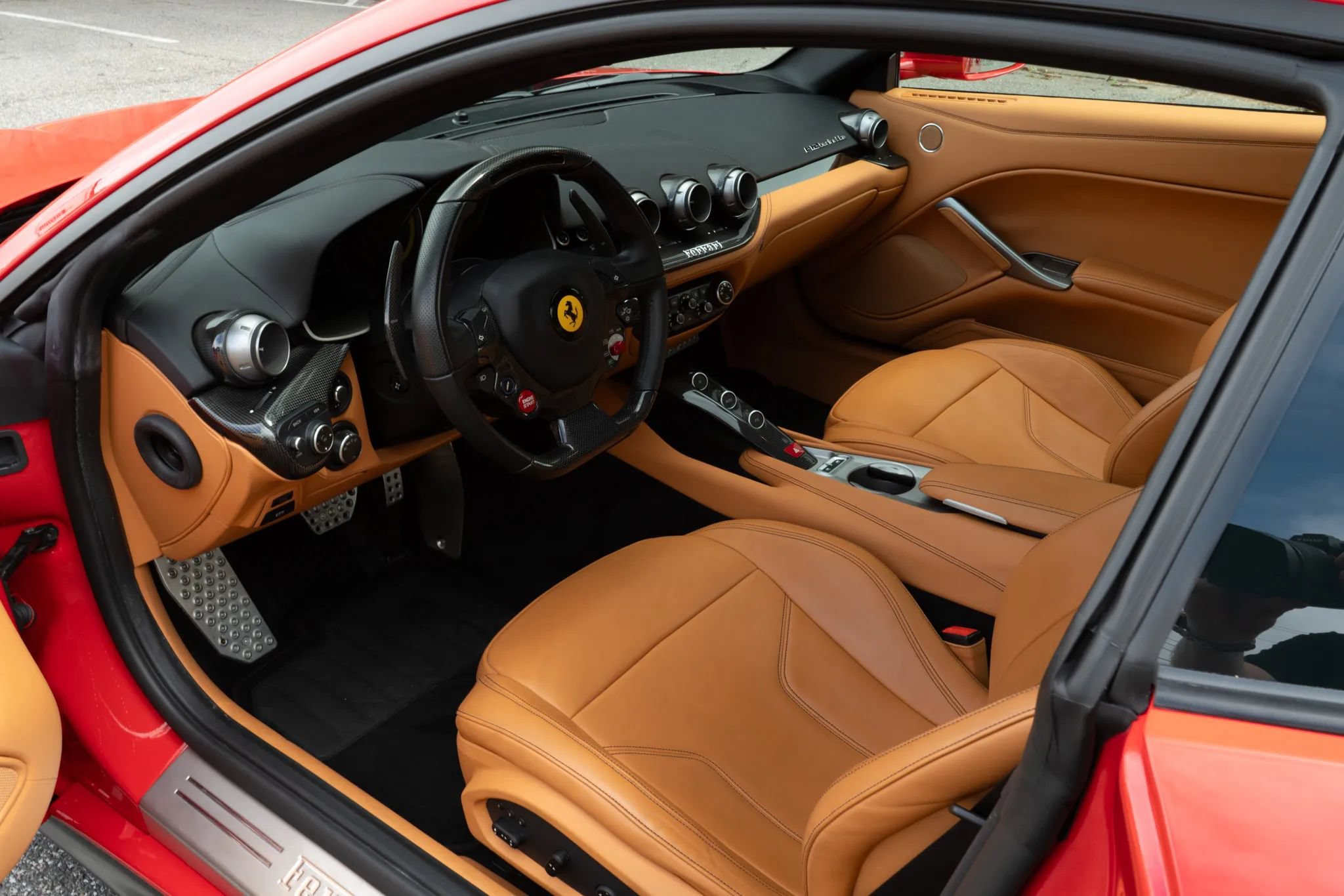Used 2017 Ferrari F12 Berlinetta RWD image 17