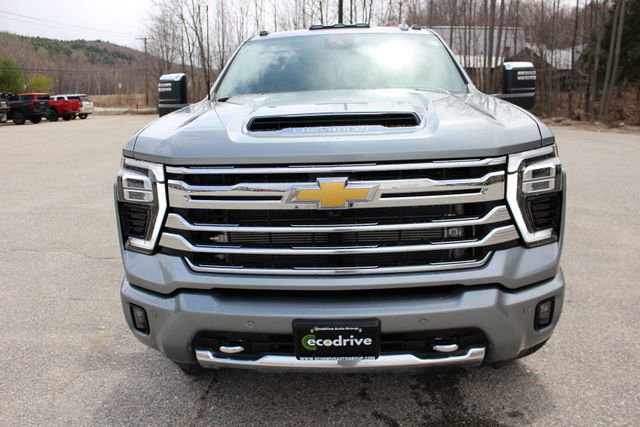 Used 2024 Chevrolet Silverado 3500 High Country w/ High Country Premium Package image 2