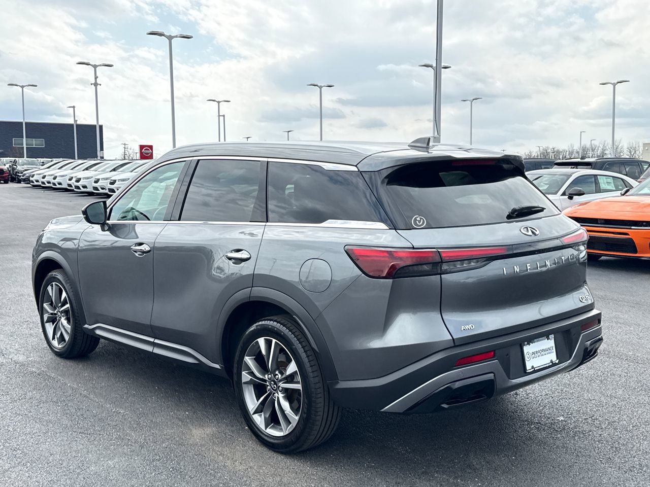 Used 2023 INFINITI QX60 Luxe AWD/4WD image 5