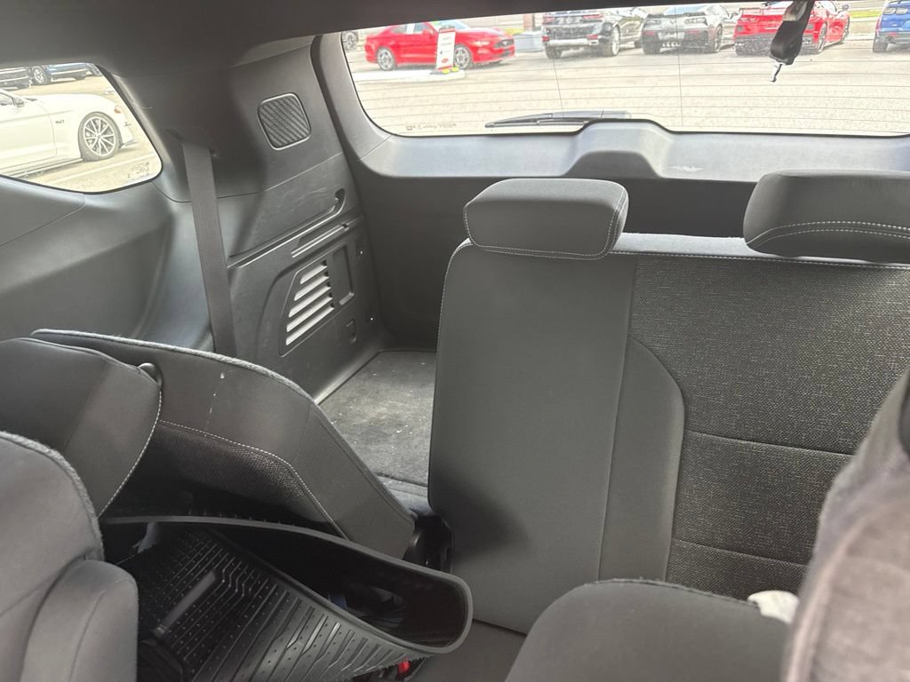Used 2025 Chevrolet Traverse LT w/ Midnight/Sport Edition FWD image 12