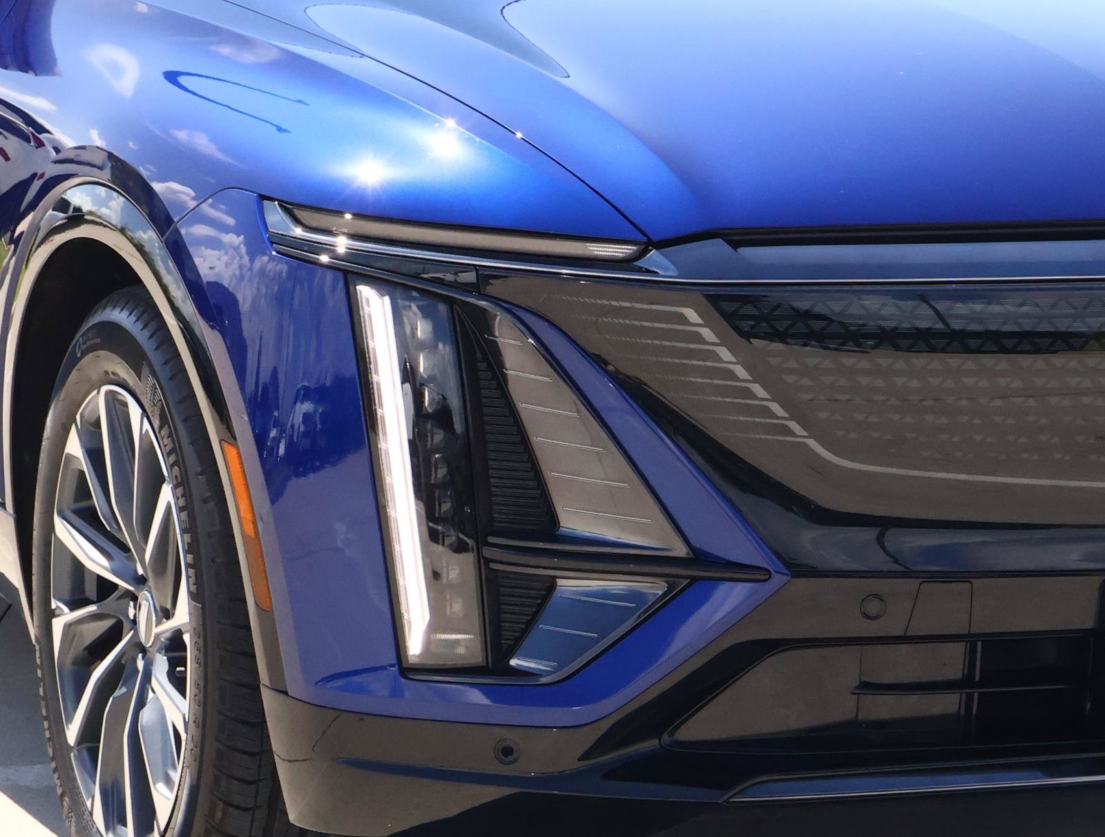 Used 2026 Cadillac Lyriq Premium Sport w/ LPO, Floor Liner Package RWD image 9