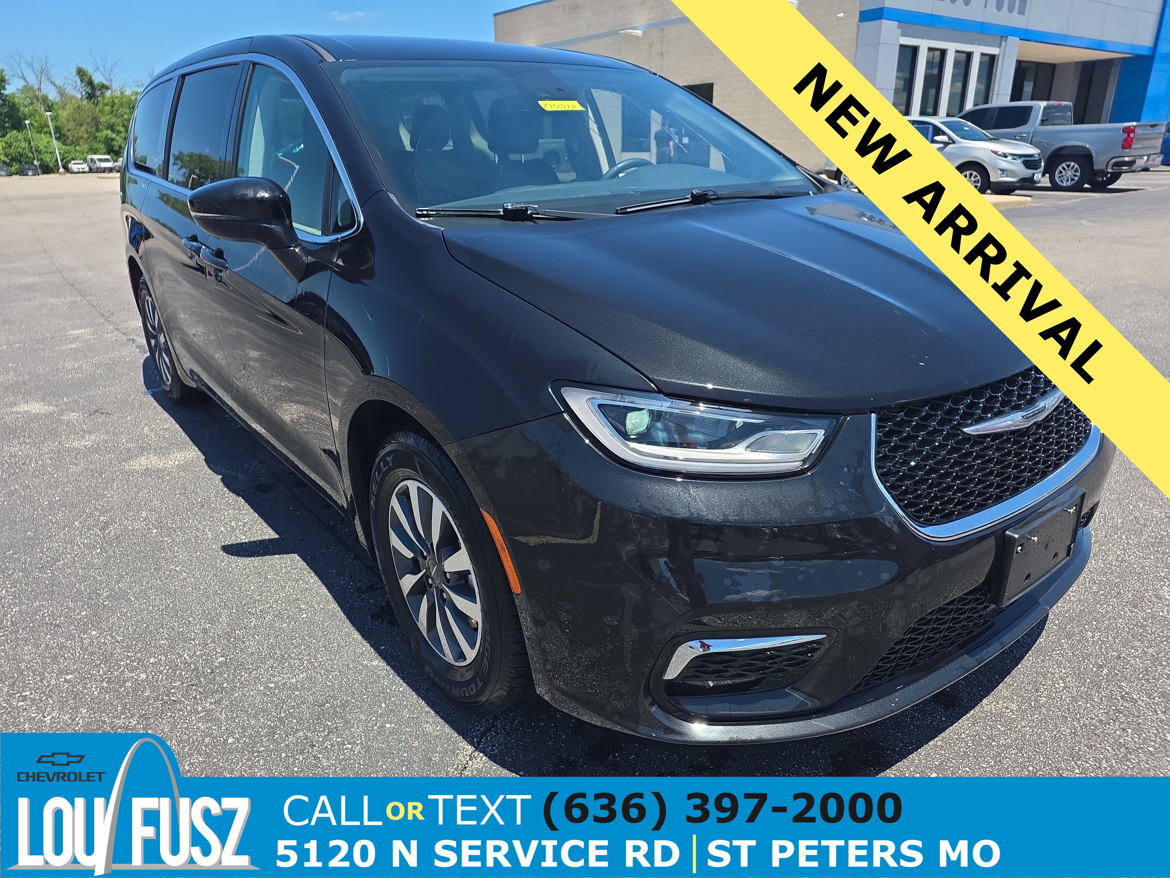 Used 2023 Chrysler Pacifica Touring-L