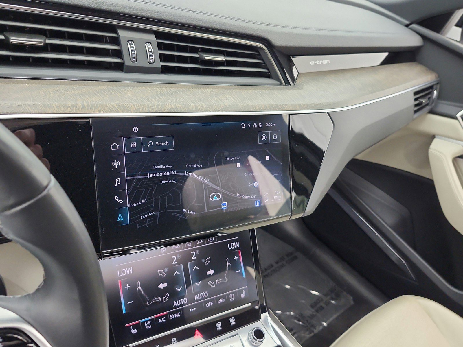 Used 2023 Audi e-tron Premium Plus w/ Premium Plus Package AWD/4WD image 14