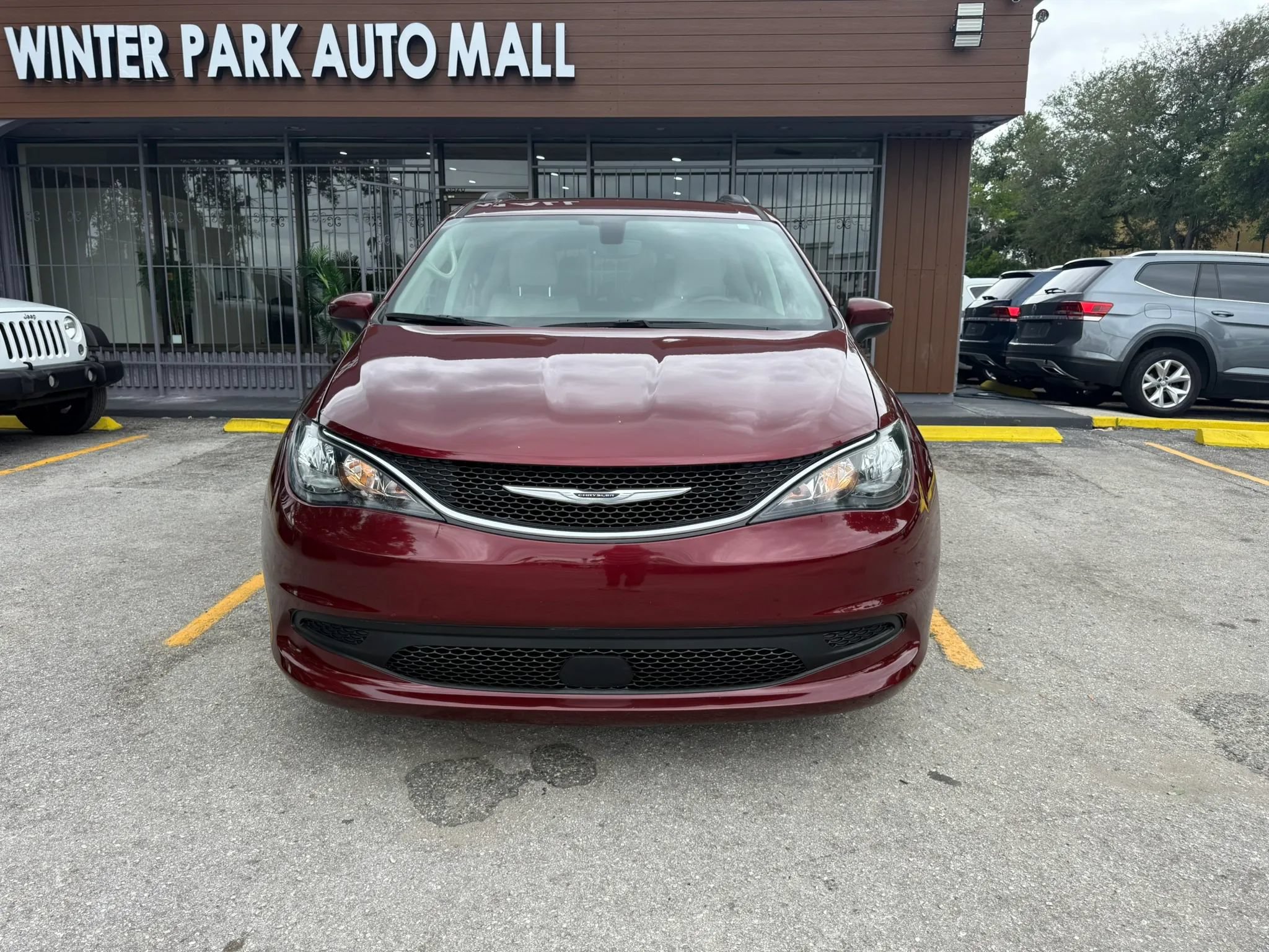 Used 2021 Chrysler Voyager Lxi FWD image 2