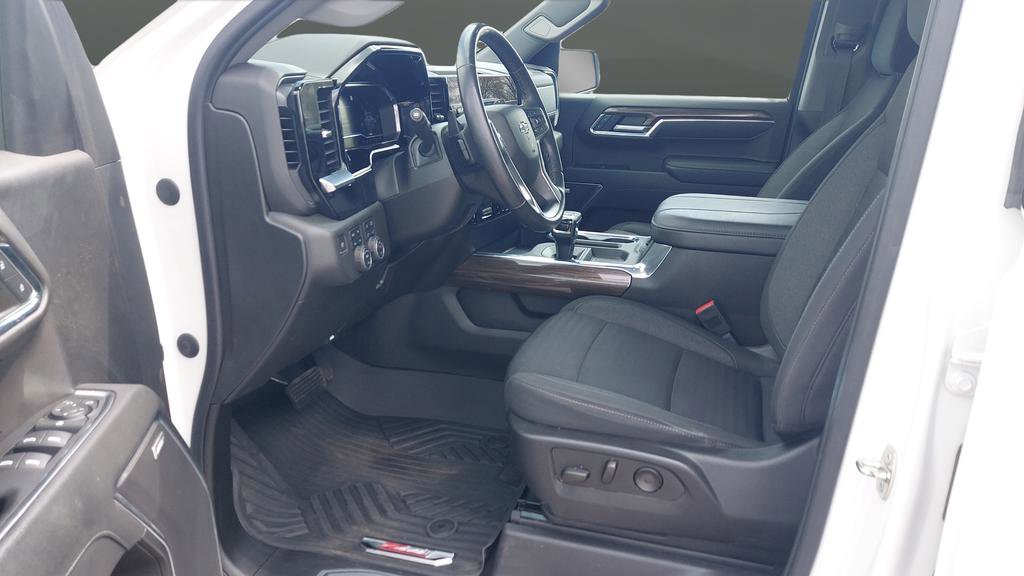 Used 2023 Chevrolet Silverado 1500 RST AWD/4WD image 9