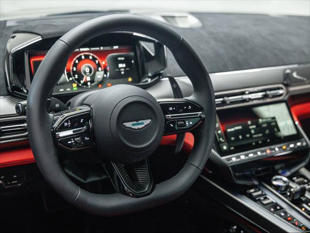 Used 2025 Aston Martin Vanquish RWD image 3