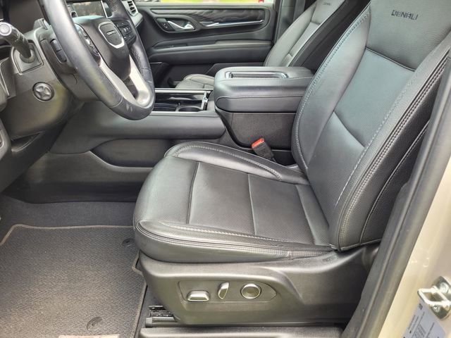 Used 2023 GMC Yukon Denali w/ Advanced Technology Package AWD/4WD image 30