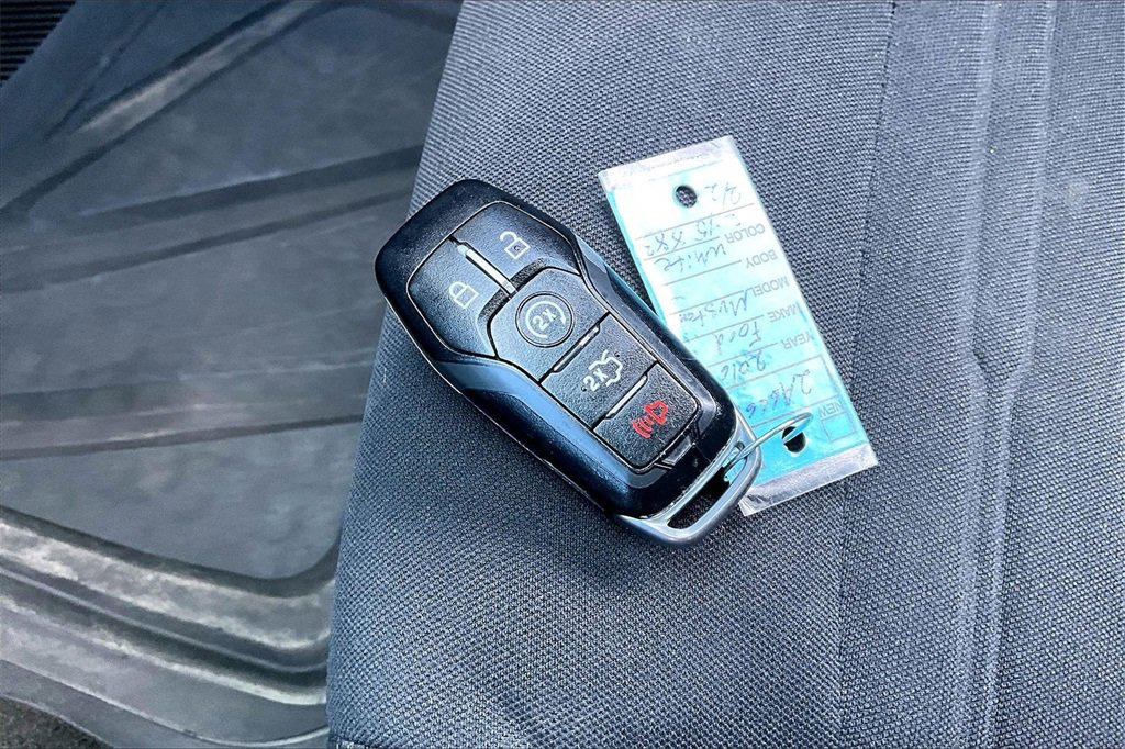 Used 2016 Ford Mustang Coupe image 11