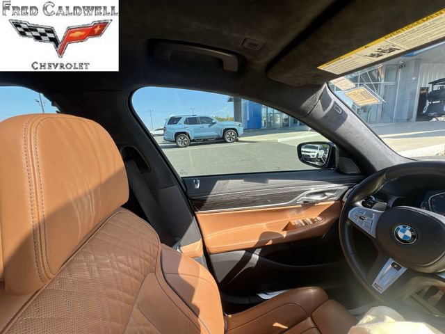 Used 2021 BMW 740i xDrive w/ Luxury Rear Seating Package AWD/4WD image 15