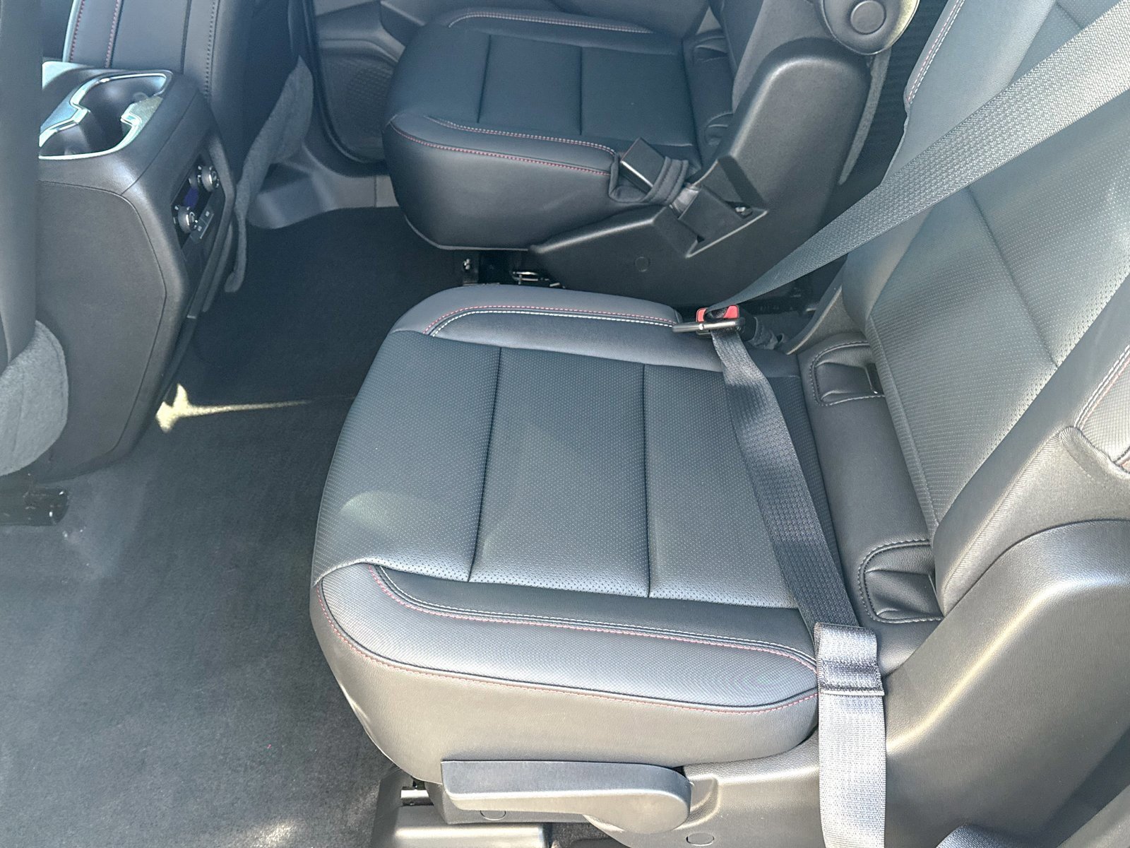 New 2026 Chevrolet Traverse Z71 w/ LPO, Floor Liner Package image 24
