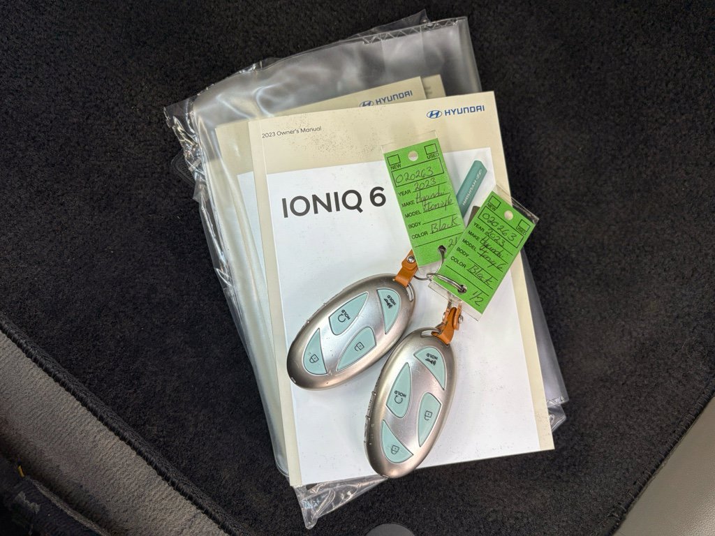 Used 2023 Hyundai Ioniq 6 Limited image 23