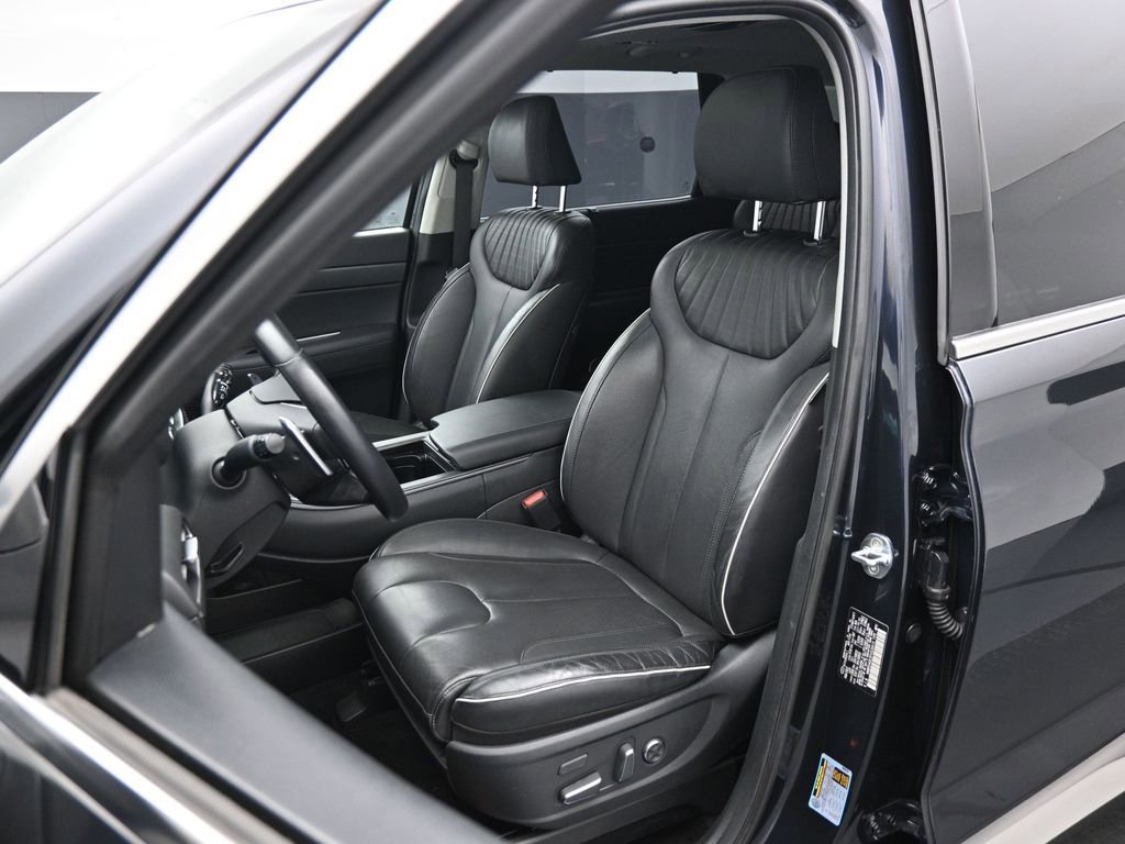 Used 2023 Hyundai Palisade Limited w/ Cargo Package image 9