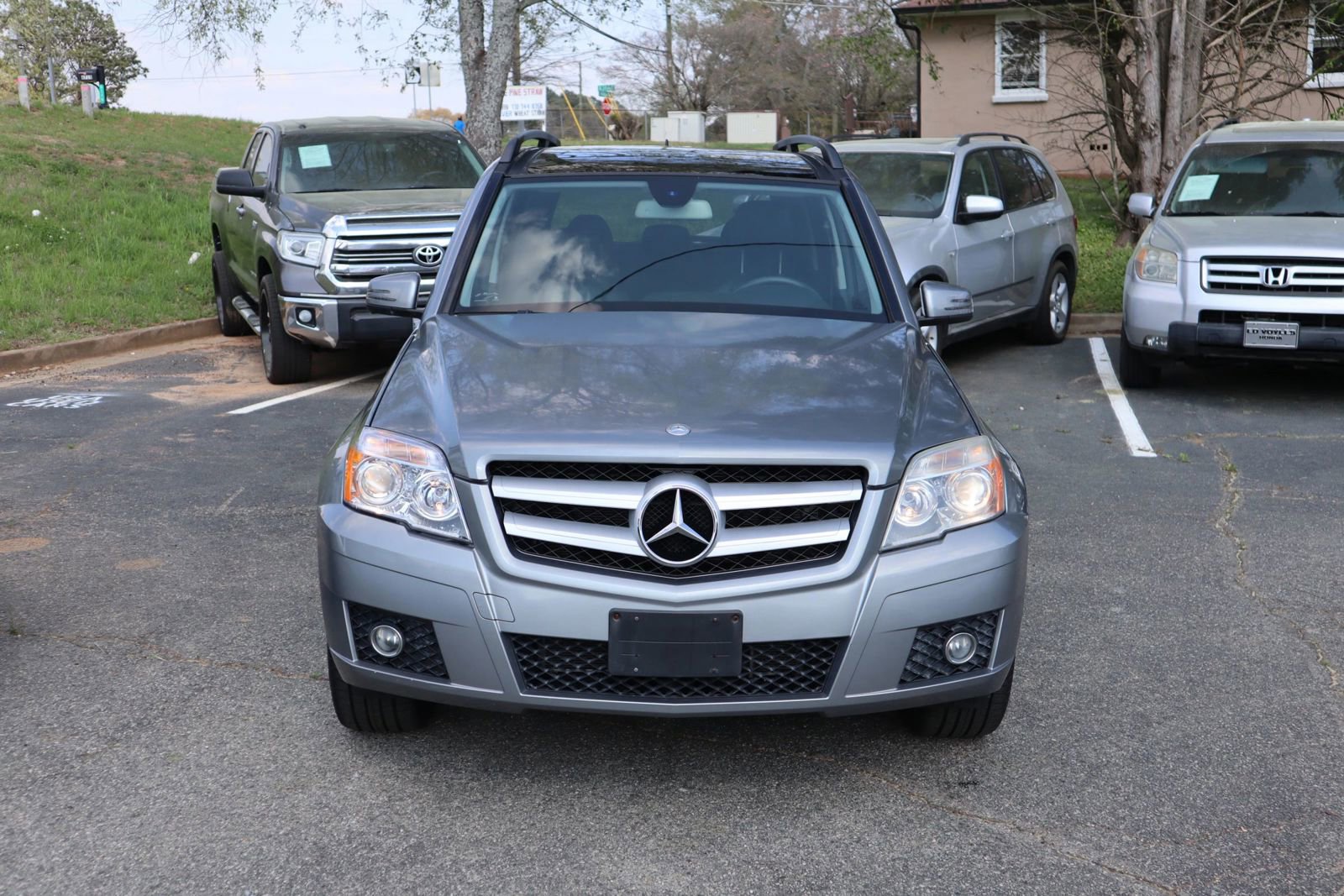 Used 2011 Mercedes-Benz GLK 350 4MATIC image 2