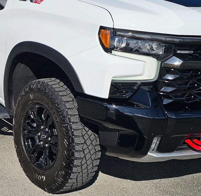 Used 2022 Chevrolet Silverado 1500 ZR2 w/ Technology Package AWD/4WD image 10