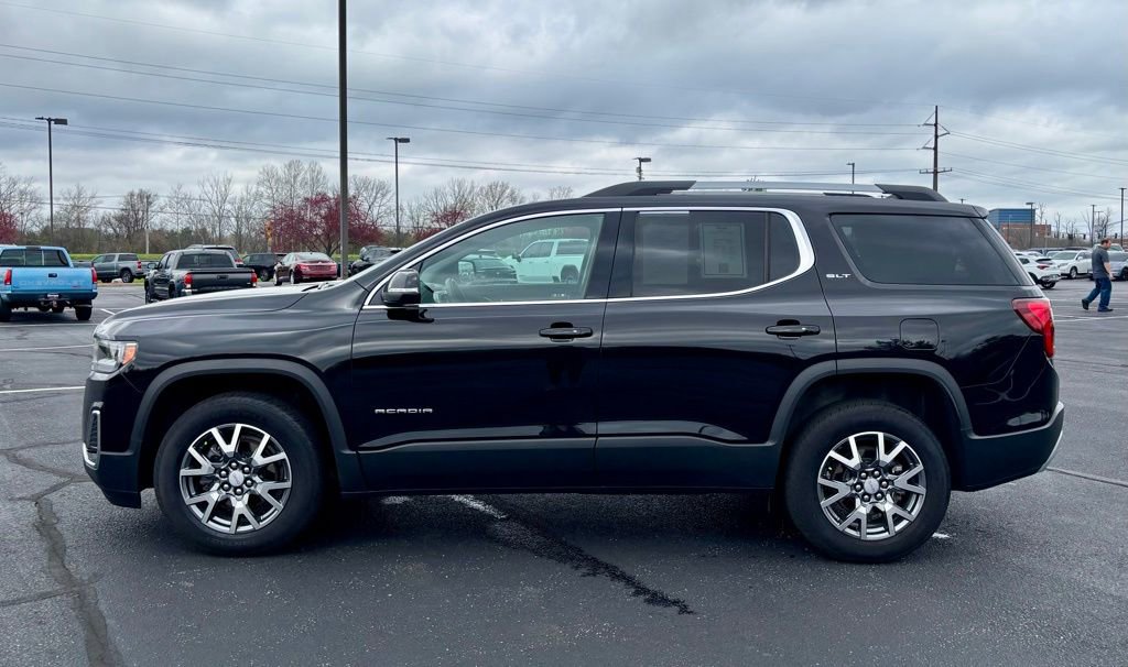 Used 2023 GMC Acadia SLT w/ Preferred Package image 4
