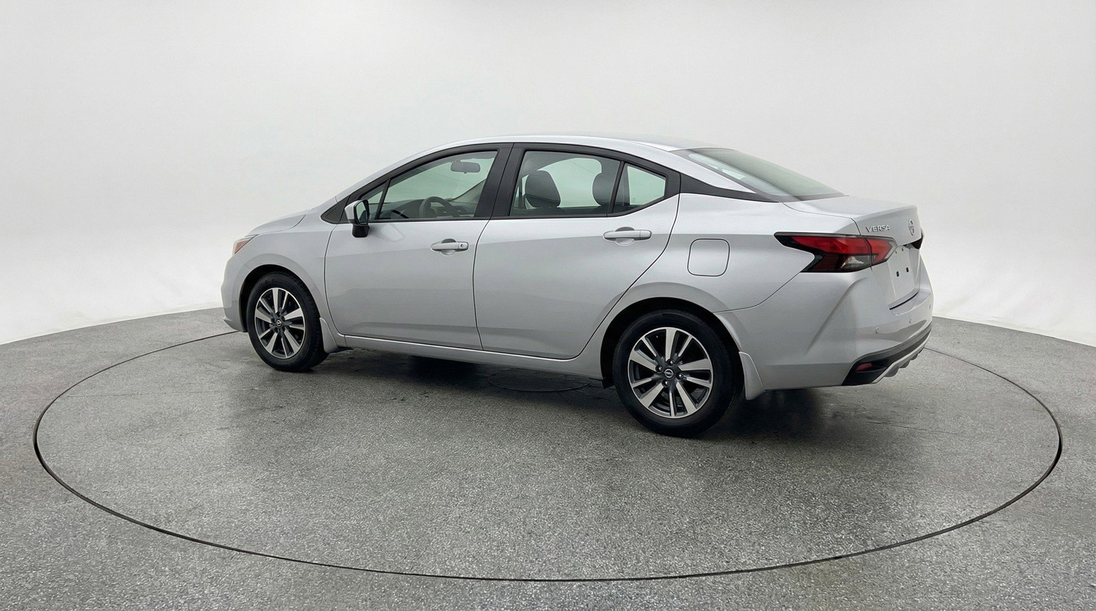 Used 2025 Nissan Versa SV image 6