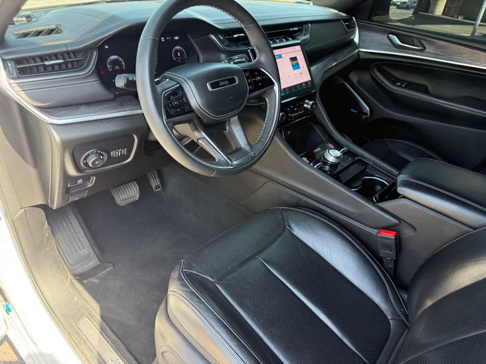 Used 2023 Jeep Grand Cherokee L Overland AWD/4WD image 13