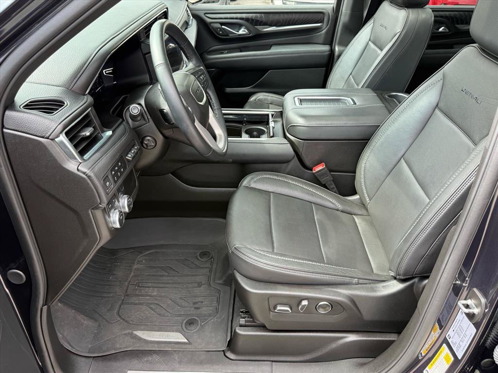 Used 2024 GMC Yukon Denali w/ LPO, Floor Liner Package AWD/4WD image 10