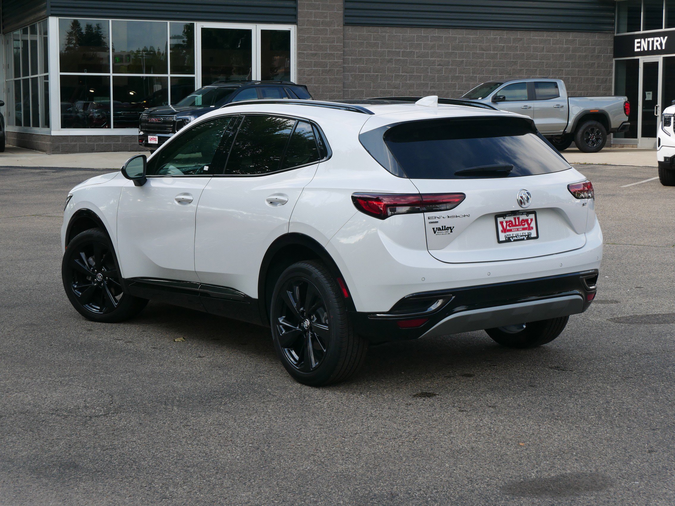 New 2023 Buick Envision Essence w/ Sport Touring Package image 2