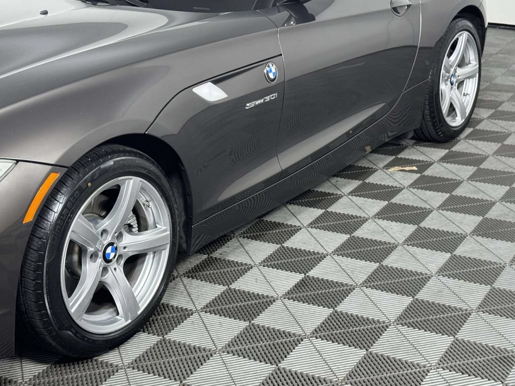 Used 2009 BMW Z4 sDrive30i RWD image 13