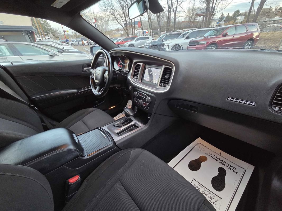Used 2021 Dodge Charger SXT w/ Blacktop Package RWD image 9