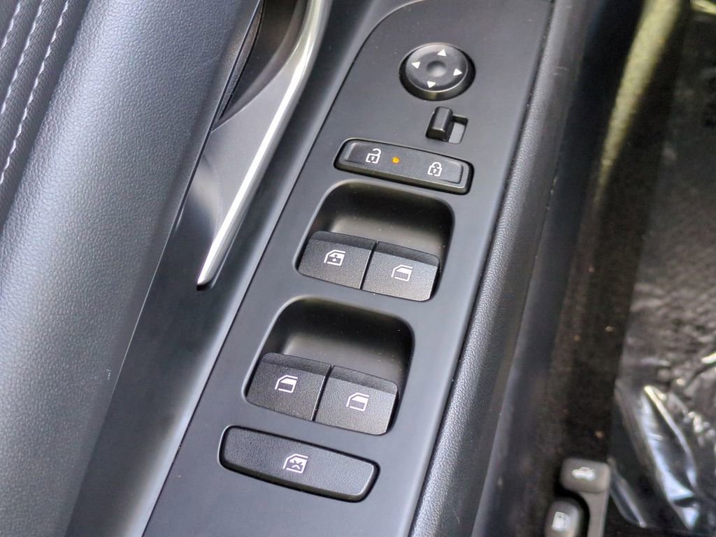Certified 2025 Hyundai Elantra SEL image 24