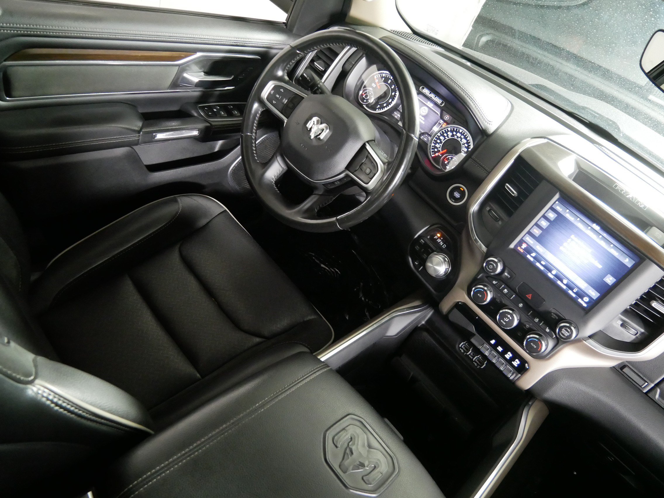 Used 2021 RAM 1500 Laramie AWD/4WD image 9