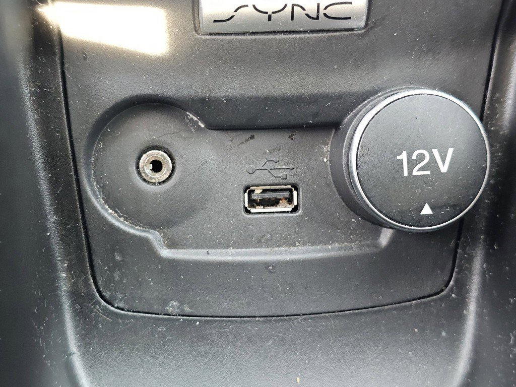 Used 2015 Ford Fiesta SE image 12