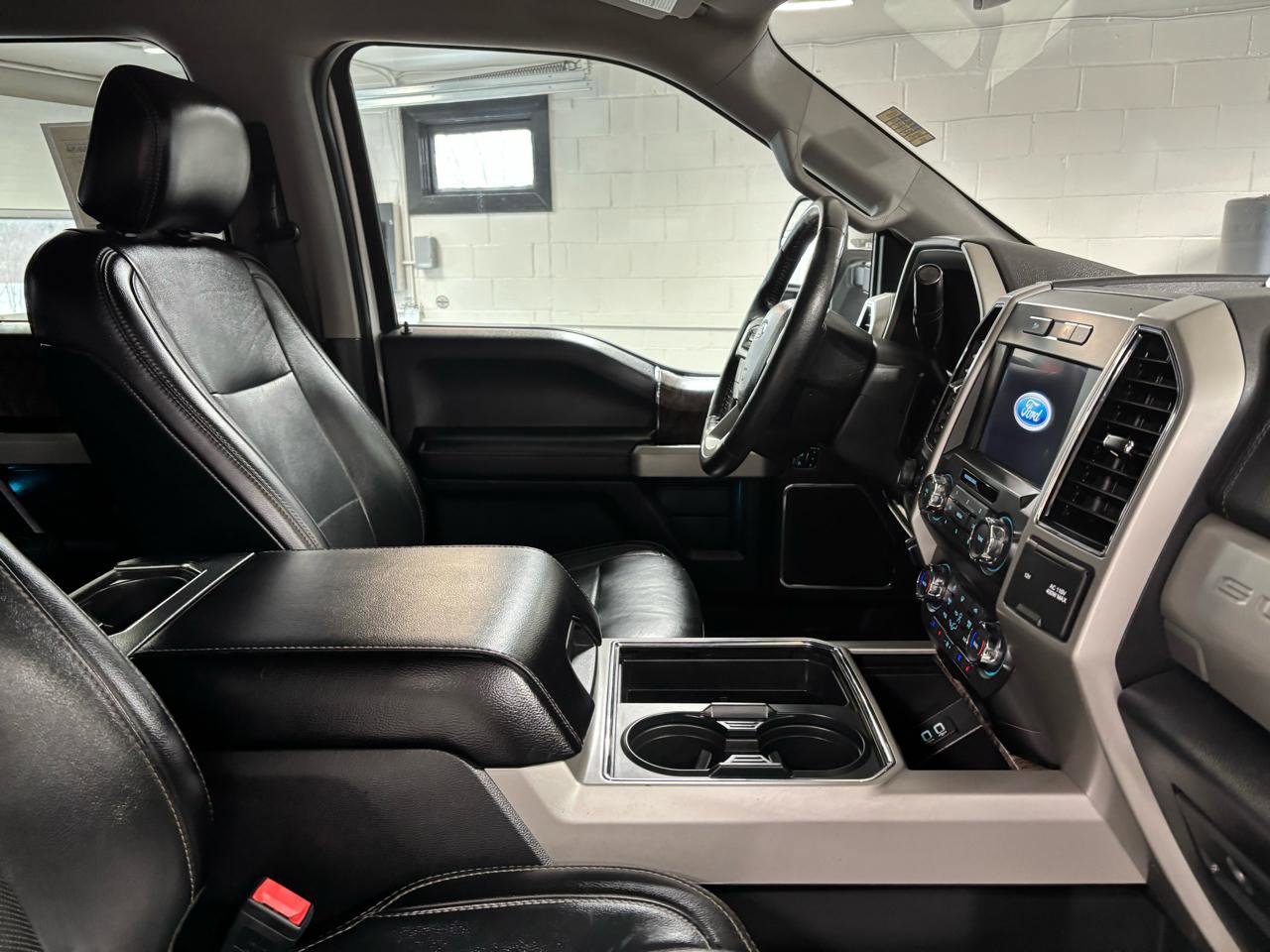 Used 2019 Ford F250 Lariat w/ Lariat Ultimate Package image 17