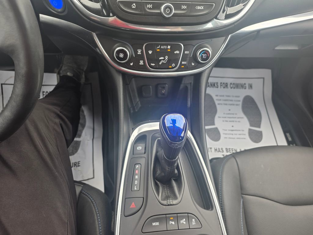 Used 2018 Chevrolet Volt Premier w/ Driver Confidence Package FWD image 16