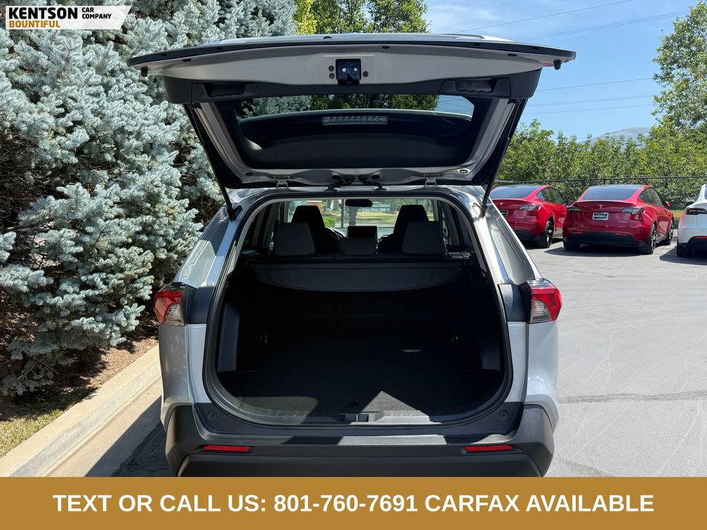 Used 2025 Toyota RAV4 XLE AWD/4WD image 31
