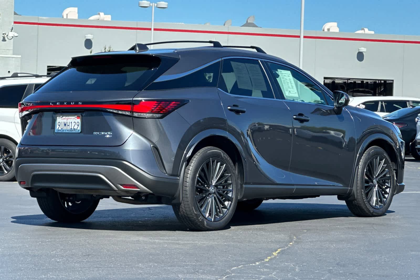 Certified 2025 Lexus RX 350h w/ Convenience Package image 2