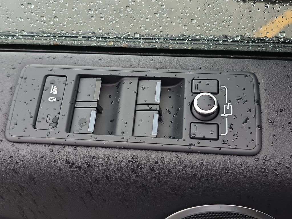 Used 2016 Land Rover Range Rover Sport HSE image 31