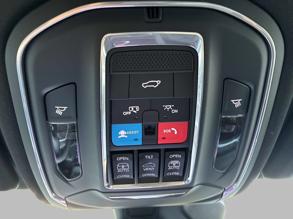 Used 2026 Jeep Grand Cherokee Limited w/ Limited Altitude Package AWD/4WD image 37