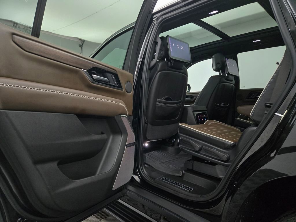 Used 2025 GMC Yukon Denali Ultimate w/ LPO, Floor Liner Package image 46
