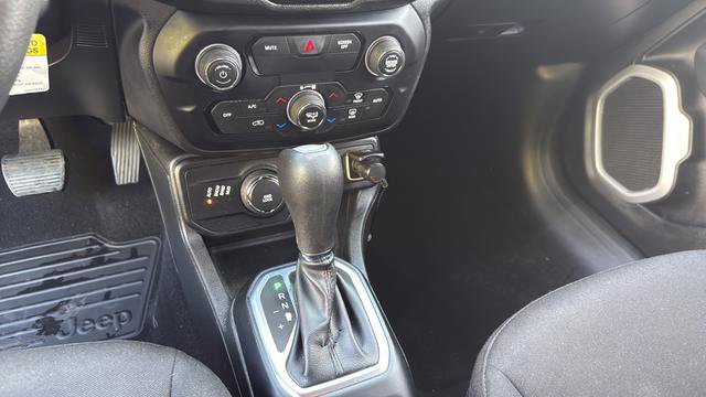 Used 2019 Jeep Renegade Sport w/ UConnect 7.0 Group image 19
