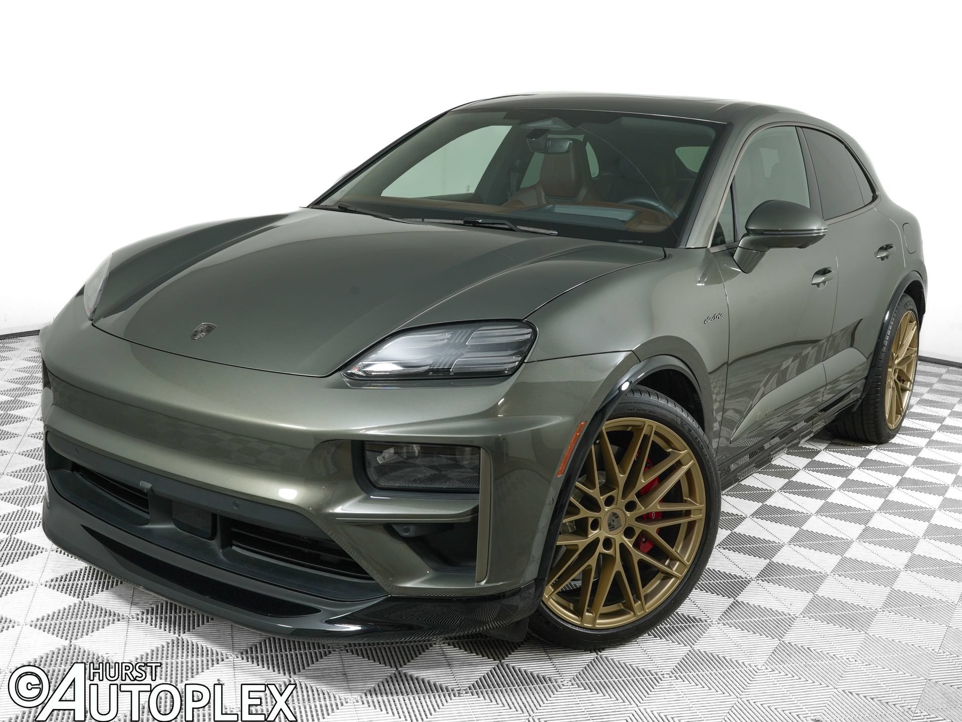 Used 2025 Porsche Macan Turbo Electric AWD/4WD video 1