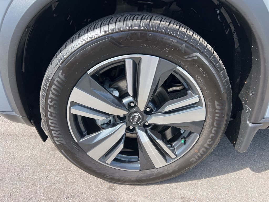 Used 2023 Nissan Rogue SL AWD/4WD image 8
