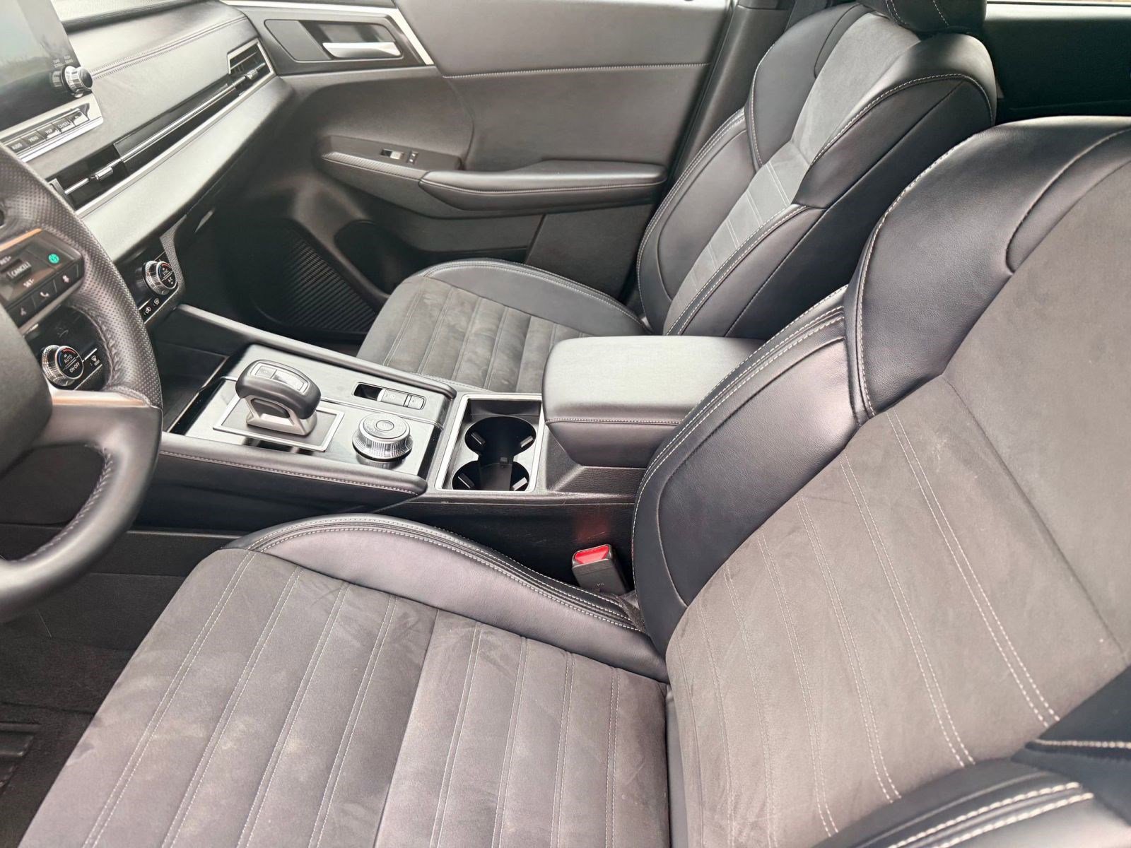 Used 2024 Mitsubishi Outlander SE image 21