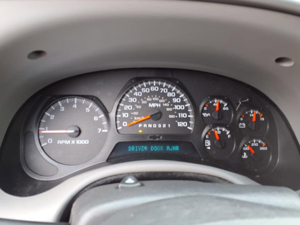 Used 2008 Chevrolet TrailBlazer LT w/ Cargo Convenience Package image 17