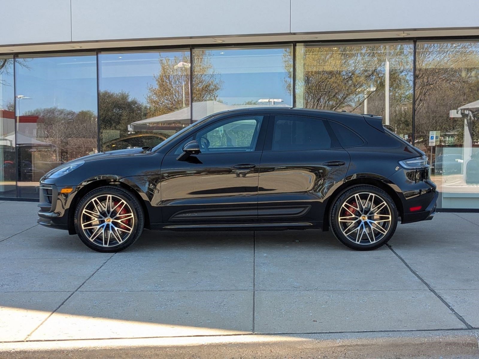 New 2026 Porsche Macan GTS image 2