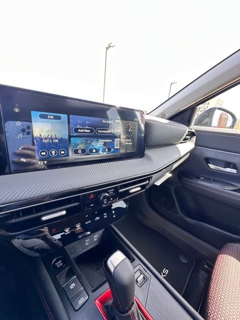 New 2025 Nissan Kicks SR image 13